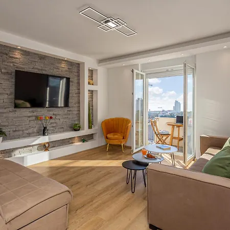 Stunning In With Kitchen * Rijeka