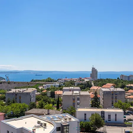 Stunning In With Kitchen Apartment Rijeka